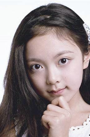 蔡丽娜个人资料,才华横溢的文艺新星，多才多艺的人生旅程