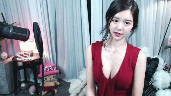 韩国女主播下海,从屏幕前到海洋深处的蜕变  第2张