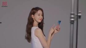 林允儿拍摄花絮,镜头外的甜美瞬间  第1张